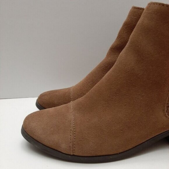 G. H. BASS Chance Genuine Suede Ankle Boots Low Heel Side Zippers Tan Brown Sz 8 - Picture 9 of 16